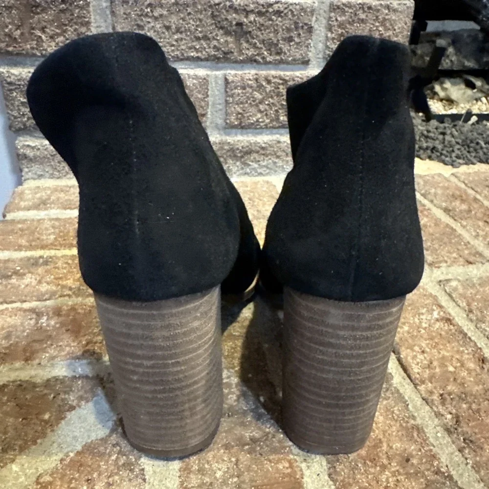 42 Gold Womens Open Toe Bootie Size 6.5 Black Suede Block Heel Slouchy